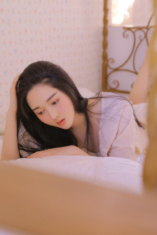 三个老头拥着躁我一个视频